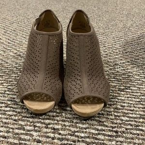 LifeStride wedge sandals